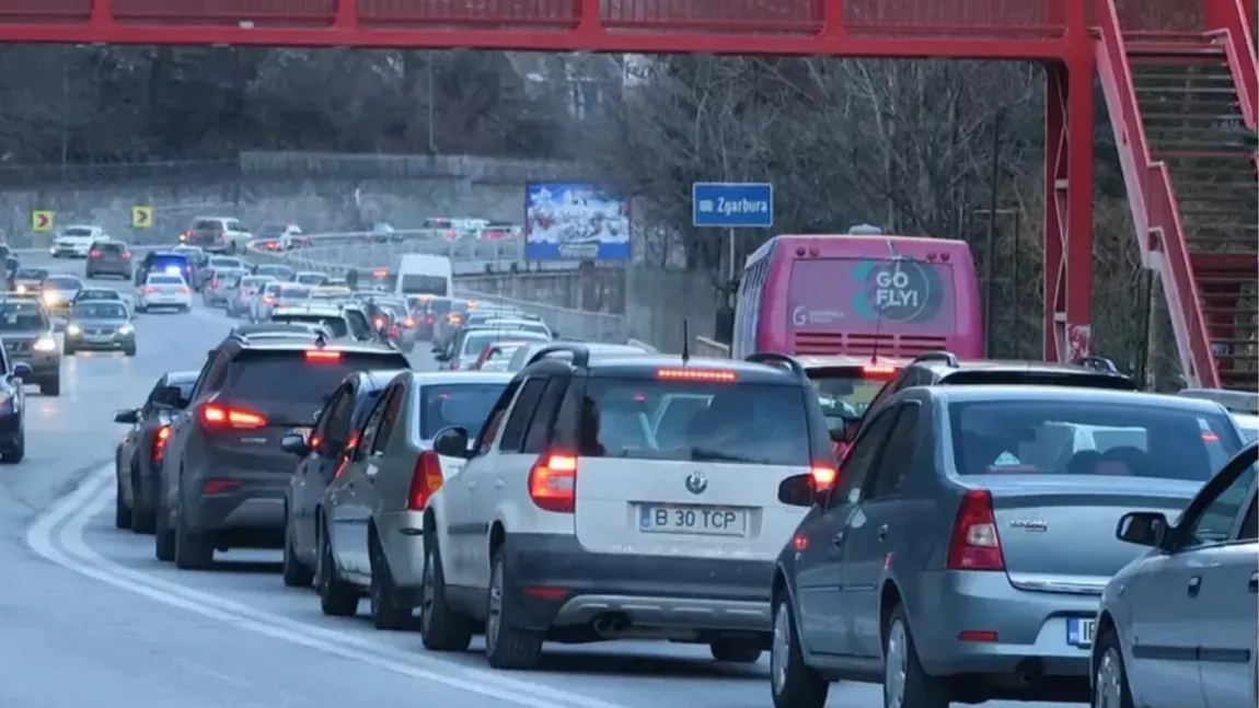 Cum eviţi blocajele de pe Valea Prahovei. Cele mai bune rute alternative pentru a nu-ţi petrece vacanţa blocat în trafic