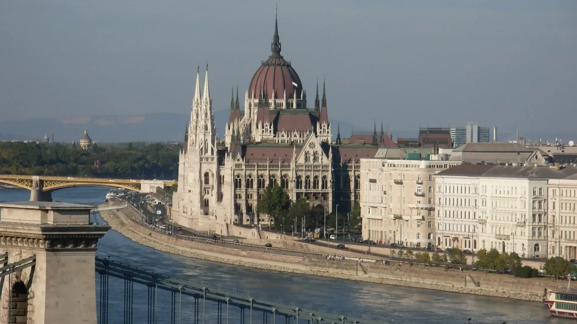 Starea de război în Ungaria, prelungită până la 1 noiembrie. Puterile lui Viktor Orban au sporit din cauza conflictului din Ucraina