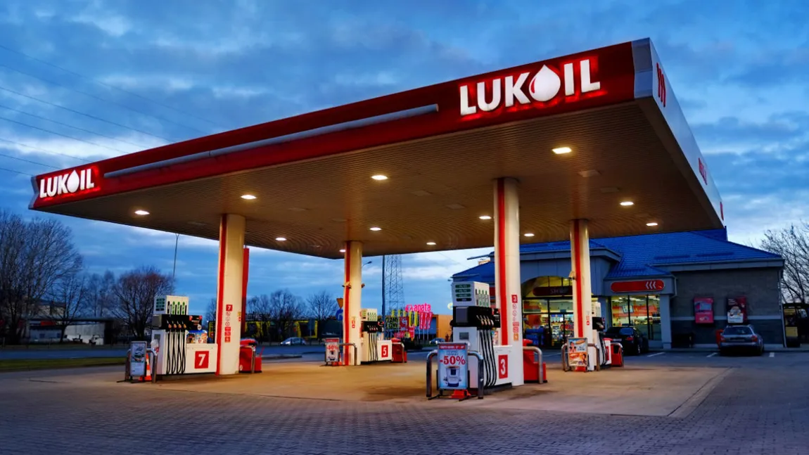 O țară din Europa vrea naționalizarea unei rafinării Lukoil. Măsura a fost luată în urma sancțiunilor impuse Rusiei de către UE