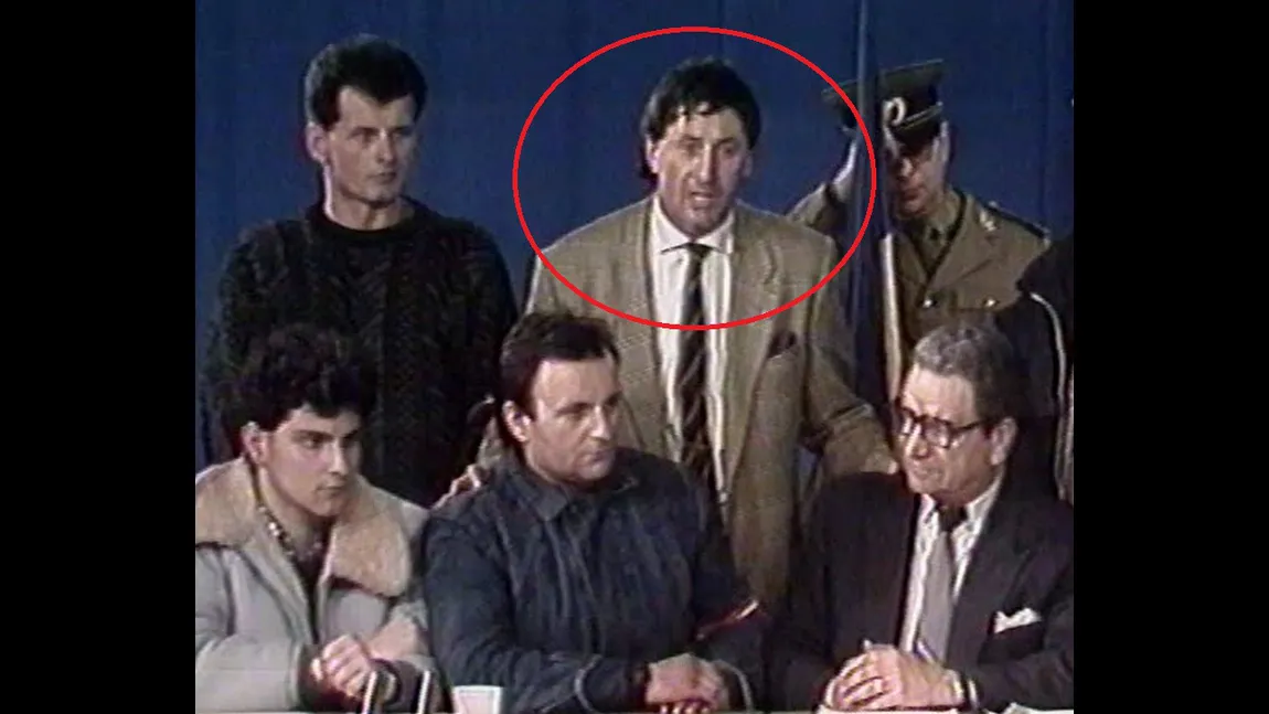 Cornel Dinu a rămas fără certificatul de revoluționar. În decembrie 1989 era antrenor la FC Olt Scornicești, după Revoluţie a fost făcut general!