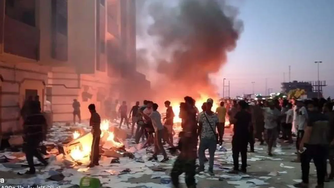 VIDEO Revoluţia violentă se extinde în toată ţara. După incendierea Parlamentului, lupte de stradă în toate oraşele mari