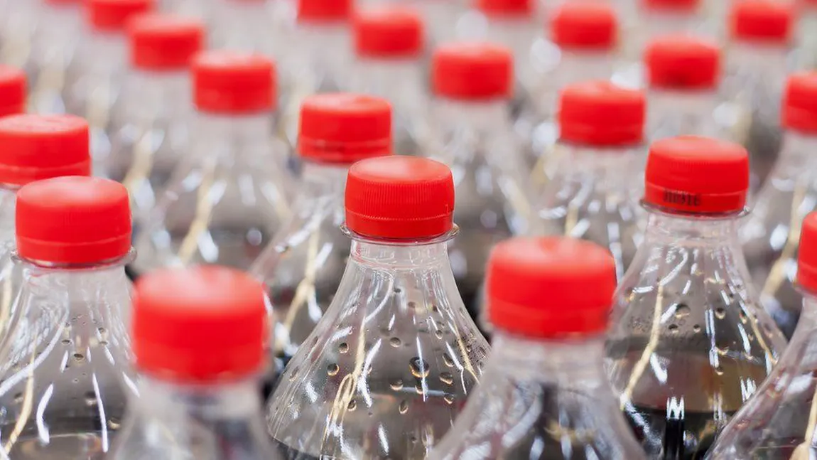 Italia se va confrunta cu o criză de Coca Cola, Pepsi şi alte băuturi carbogazoase. Costurile mari la energie au dus la scăderea producţiei de dioxid de carbon