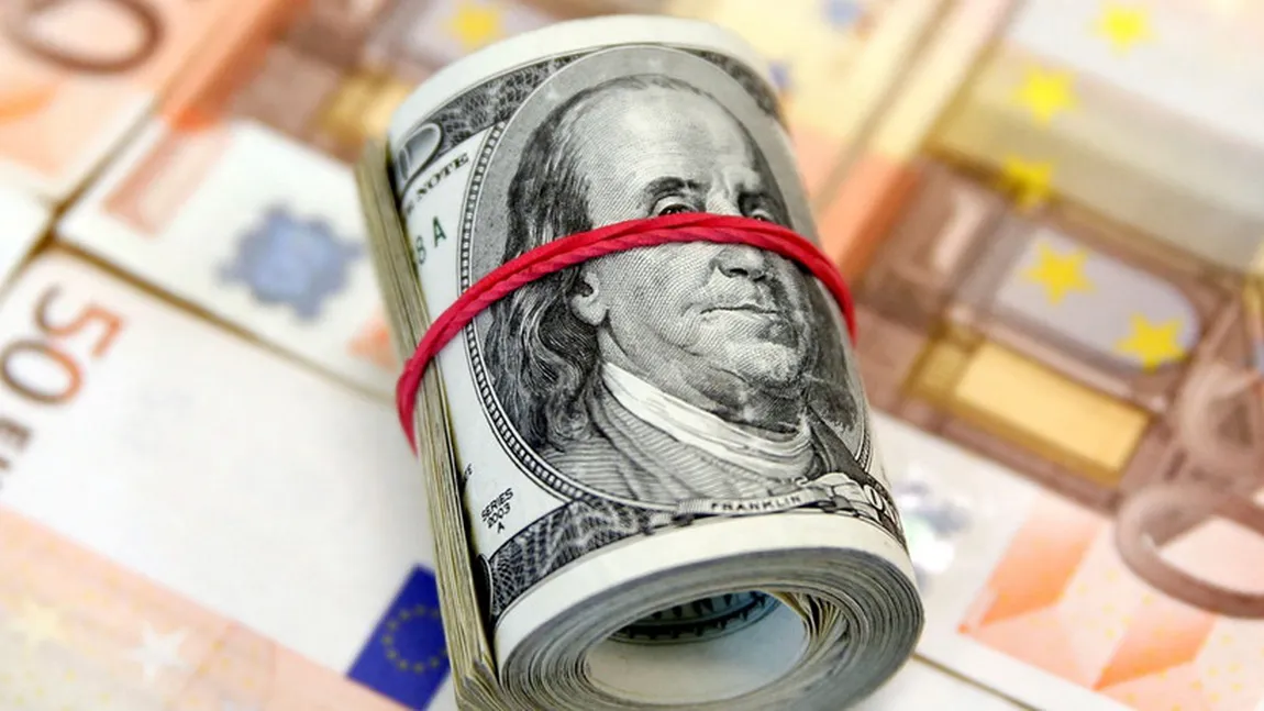 Euro a scăzut la un minim istoric. A ajuns la paritate cu dolarul, pentru prima oară în ultimii 20 de ani