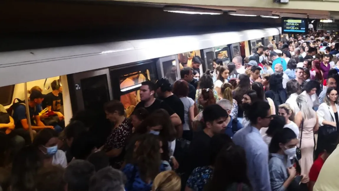 Incident la metrou. Un tren a rămas fără frâne între Piaţa Romană şi Universitate. UPDATE: Trenurile circulă la10-14 minute