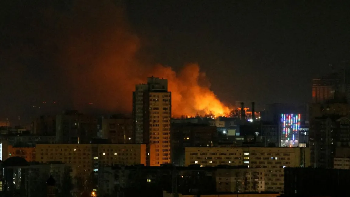 Alarme antiaeriene la Kiev. Rusia a lovit cu rachete două clădiri rezidenţiale, locuitorii s-au adăpostit în buncăre