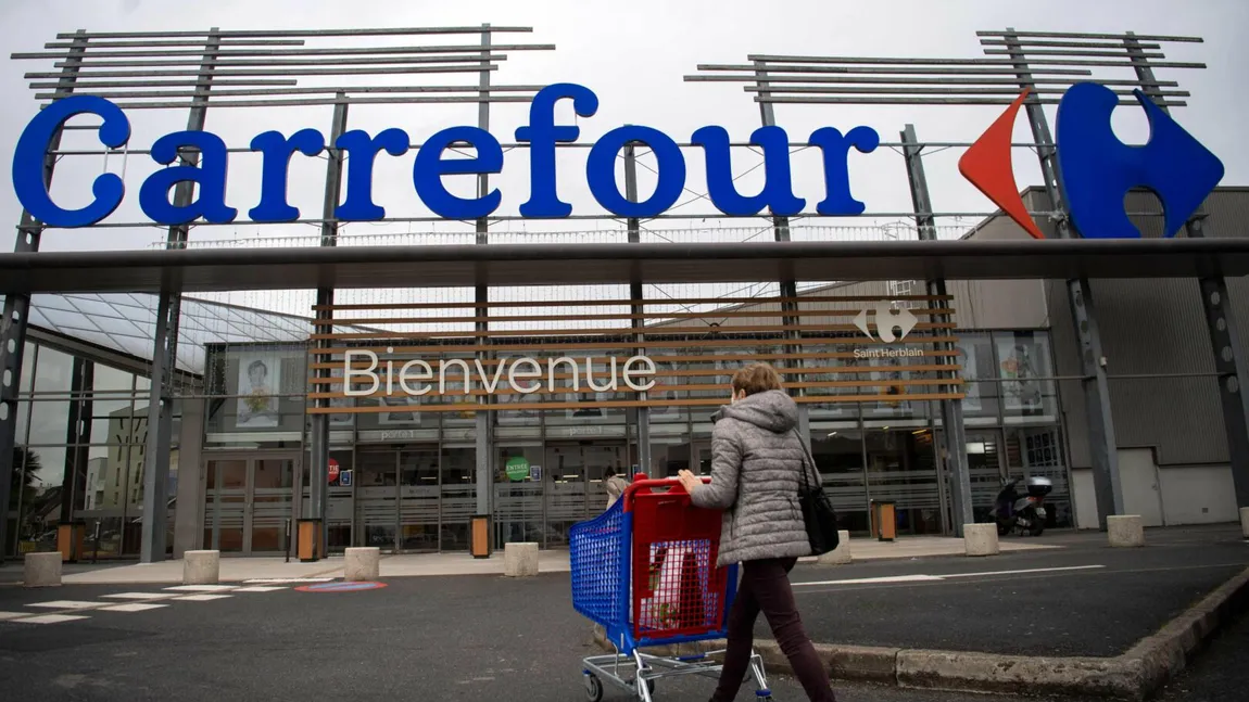 Carrefour anunţă că va îngheța prețurile la peste o sută de produse pentru a-și ajuta clienții să facă față inflației