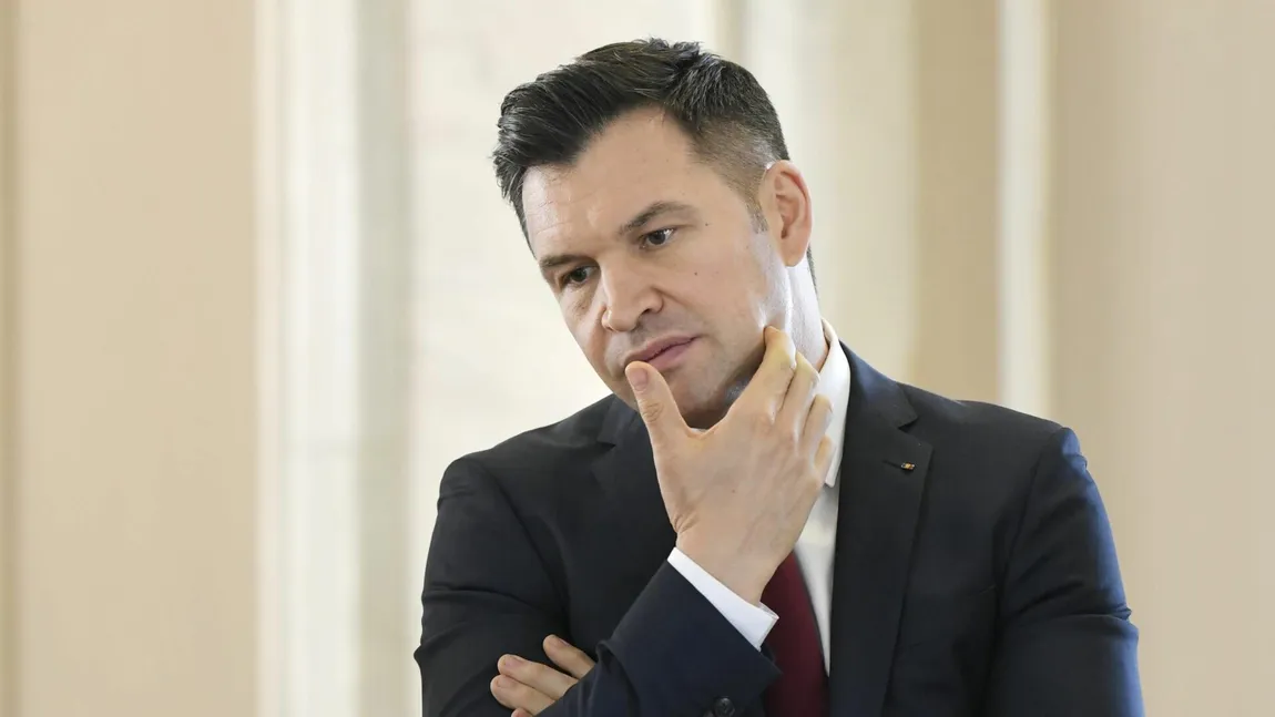 Ionuţ Stroe reacţionează după ce ministrul Virgil Popescu a fost acuzat că ar fi propus diminuarea plafonului pentru compensarea preţului la energie: 