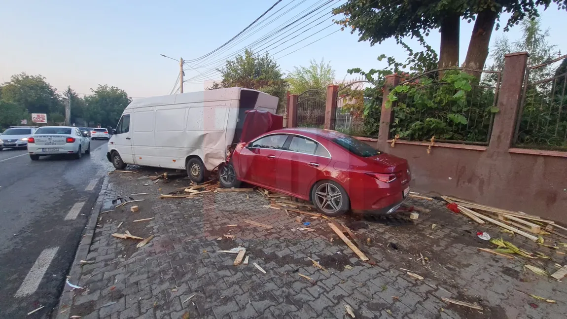Accident grav la Paşcani: Doi tineri au murit dupa ce au intrat cu motocicleta într-un tir. Un alt carambol cu cinci victime a avut loc la Iaşi