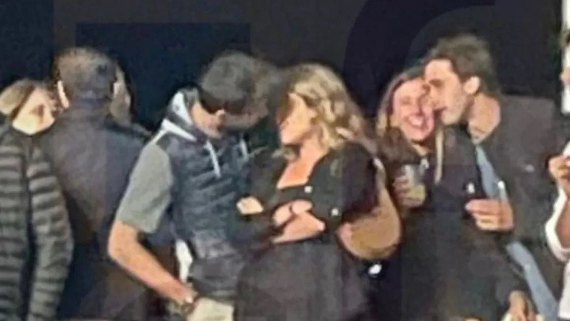 Gerard Pique s-a afişat cu noua iubită. Cum a reacţionat Shakira după ce i-a văzut sărutându-se: 