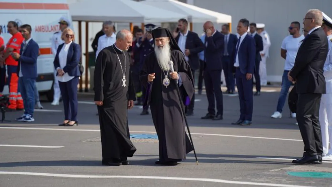 Incident în timpul slujbei lui Teodosie de la Ziua Marinei în Constanţa. Arhiepiscopul Tomisului a plecat: 