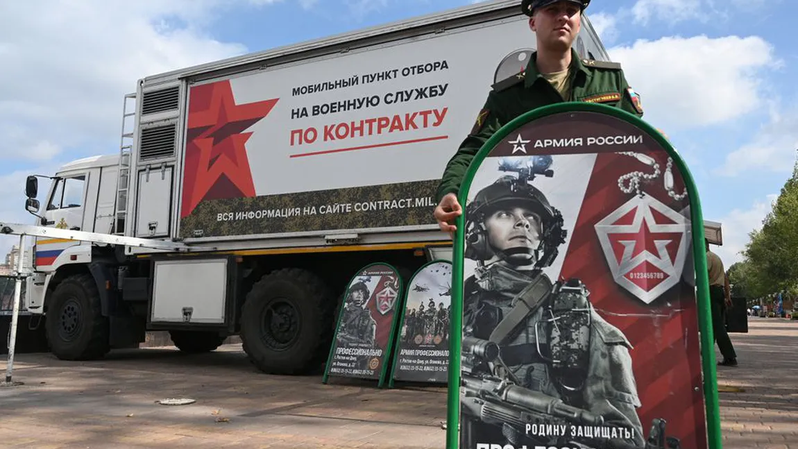 Rusia a trimis camioane în oraşe ca să recruteze soldaţi pentru frontul din Ucraina. Bărbaţilor li se promit aproape 3.000 de dolari pe lună