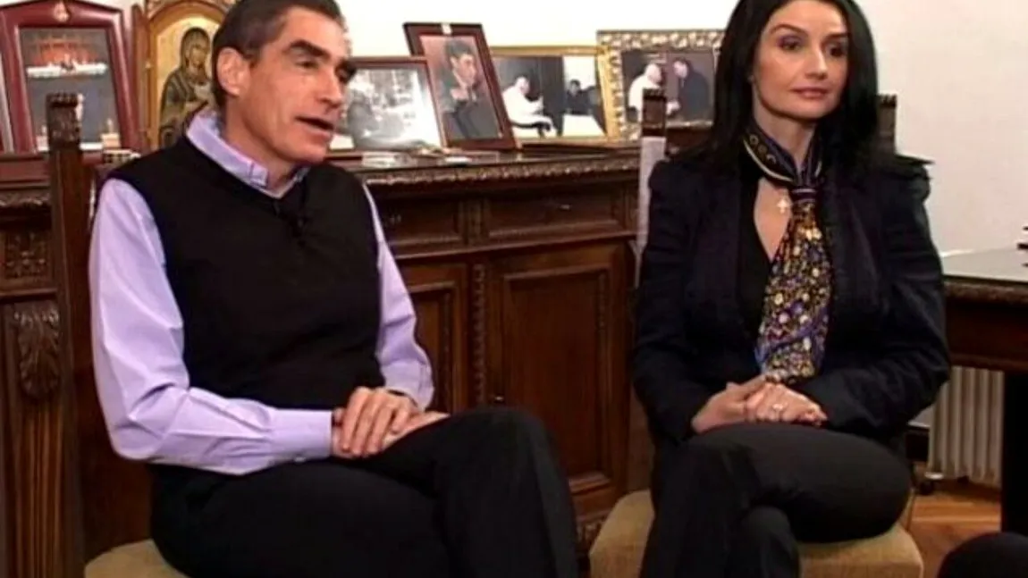 Ce obiect straniu poartă Silvia Chifiriuc în maşină. Trecătorii au rămas uimiţi: 
