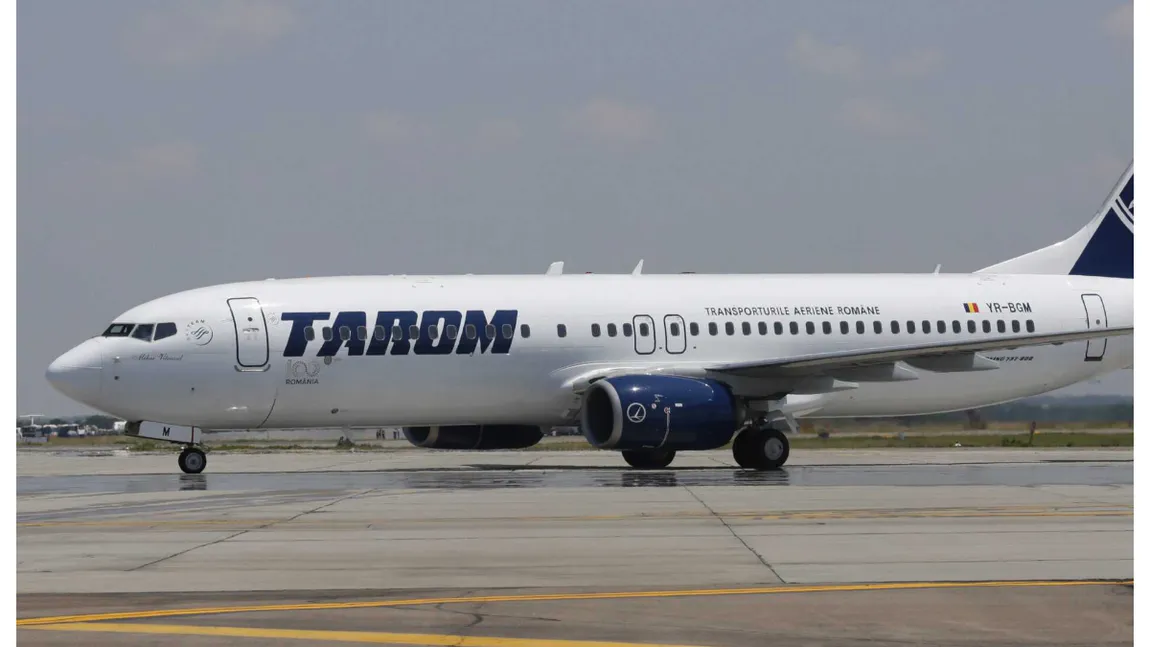 Noi probleme la TAROM. Compania Aeroporturi Bucureşti ia în calcul suspendarea prestării de servicii către compania aeriană