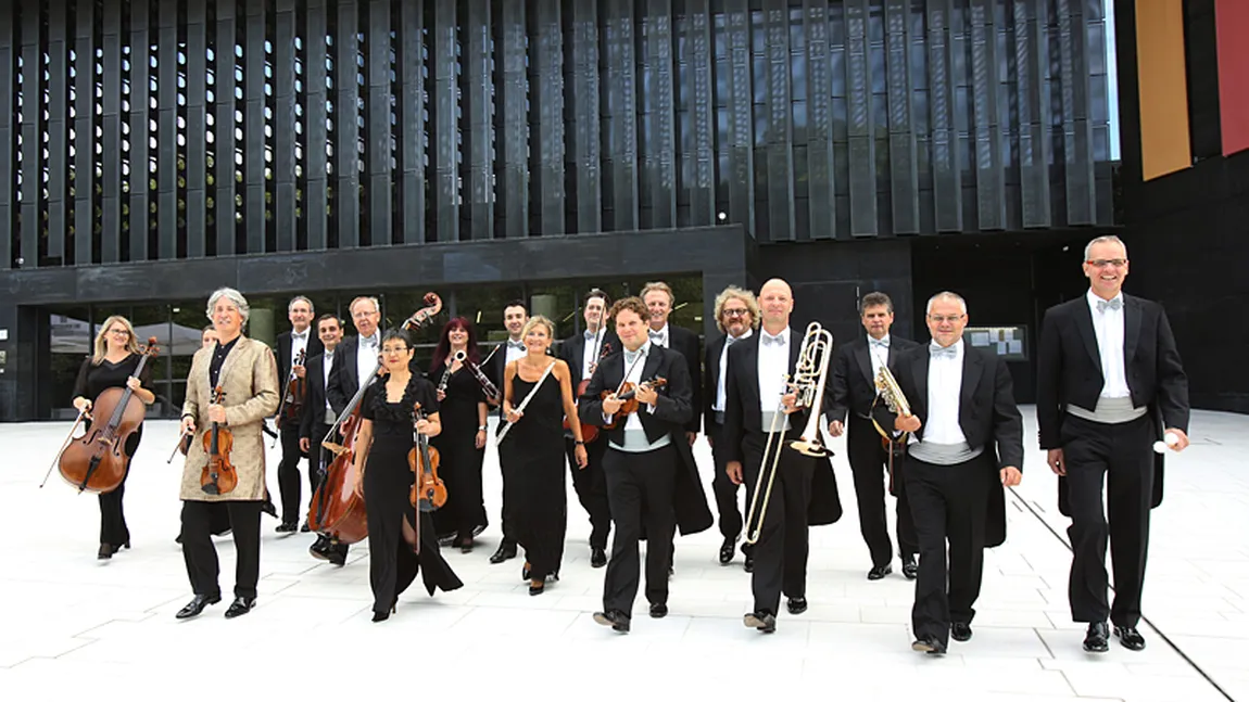 Johann Strauss Ensemble readuce muzica clasică vieneză pe scenele din România în cel mai iubit concert de Sărbători: „CRĂCIUN VIENEZ”