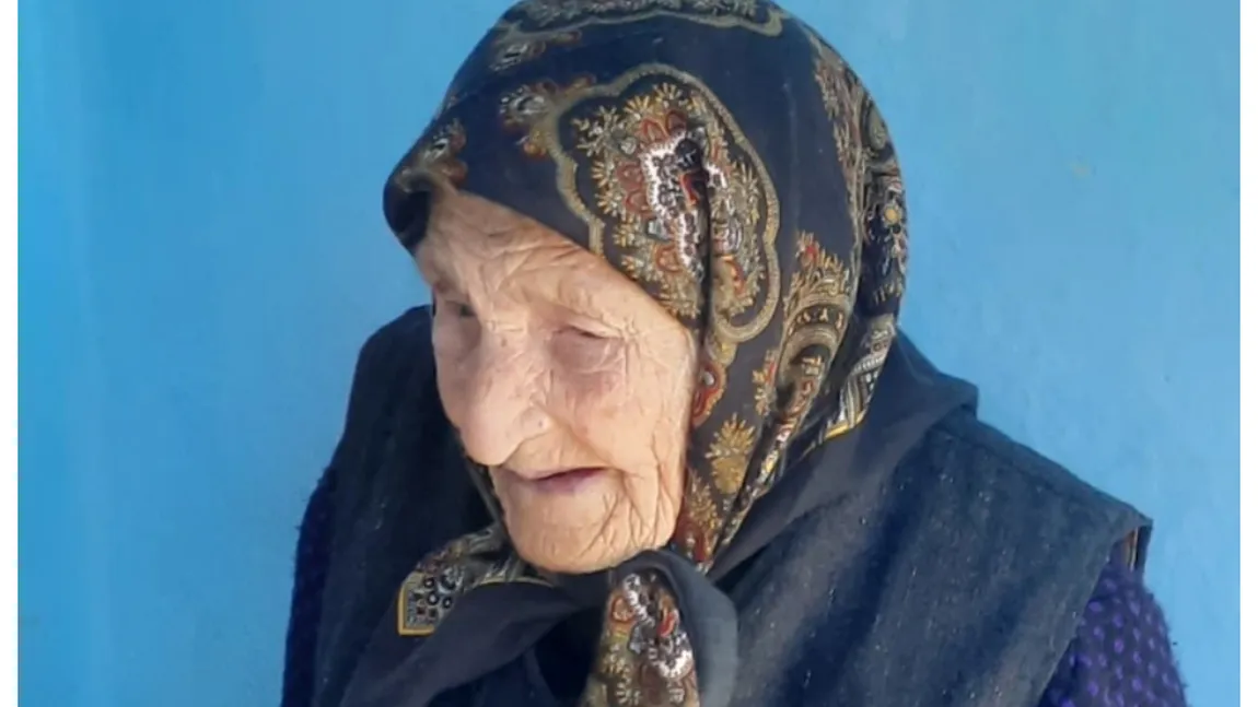 Bătrână de 103 ani din Vaslui, bătută cu sălbăticie şi jefuită. Tâlharul i-a aprins şi o lumânare, crezând că a omorât-o: 