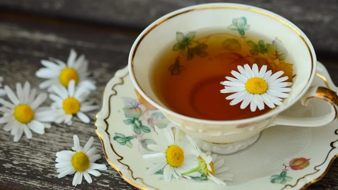 Ceaiul de mușețel: băutura care îmbunătățește somnul, scade glicemia și ajută la pierderea kilogramelor în plus
