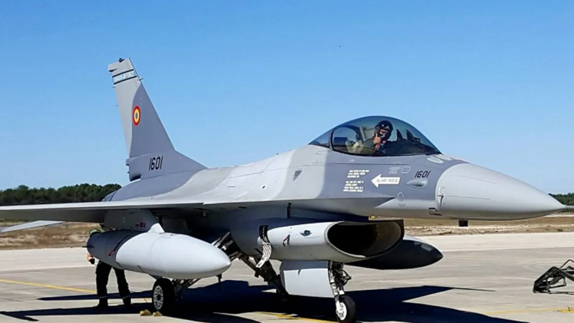 Zboruri de antrenament la înălţimi mici, cu avioane F-16, la mică altitudine