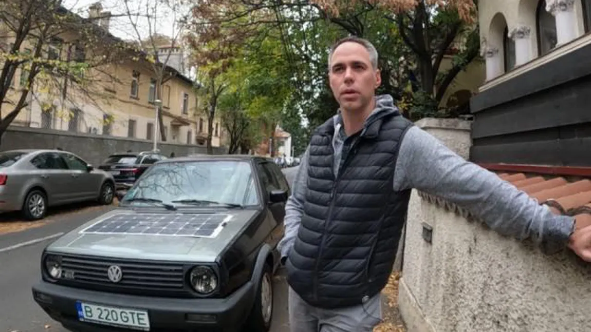 Un român nu mai are nevoie de bani pentru benzină după ce și-a pus panouri electrice pe un Volkswagen Golf