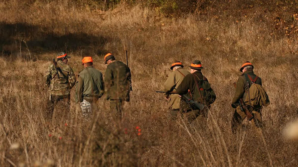 Tânăr de 24 de ani împuşcat de un prieten în timpul unei partide ilegale de vânătoare