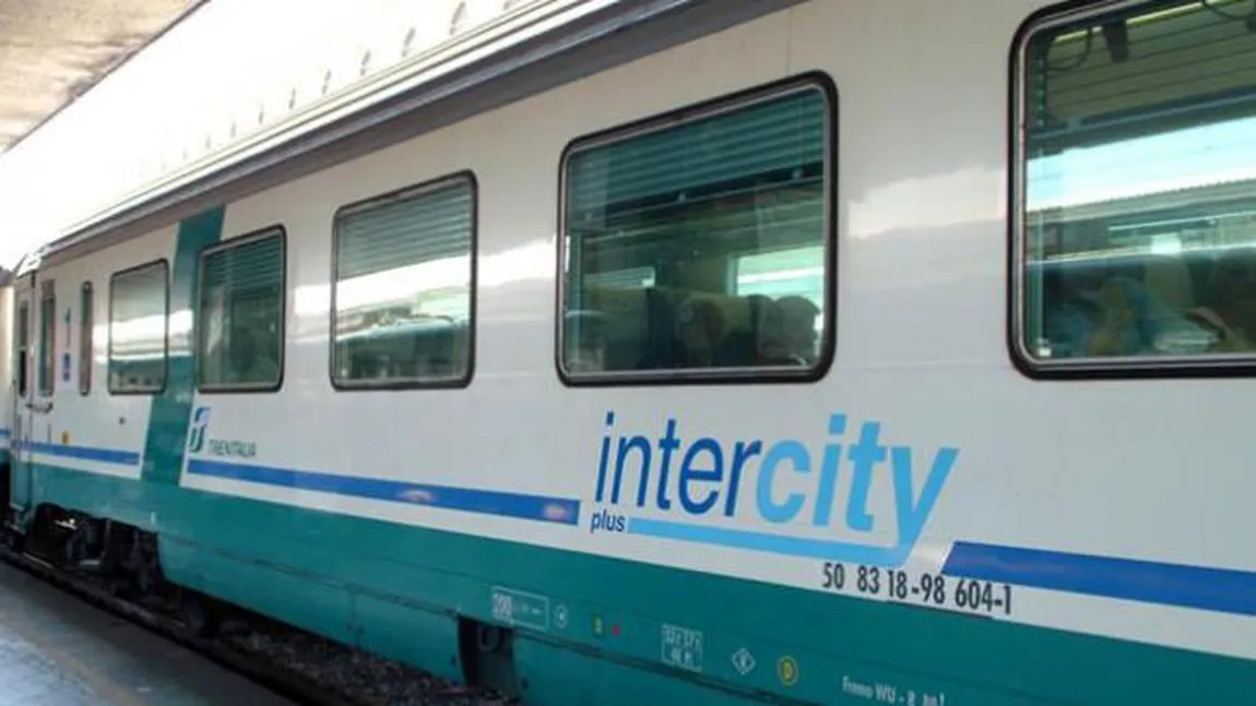 Un tren Intercity, repus în circulaţie după 8 ani, s-a stricat la prima cursă