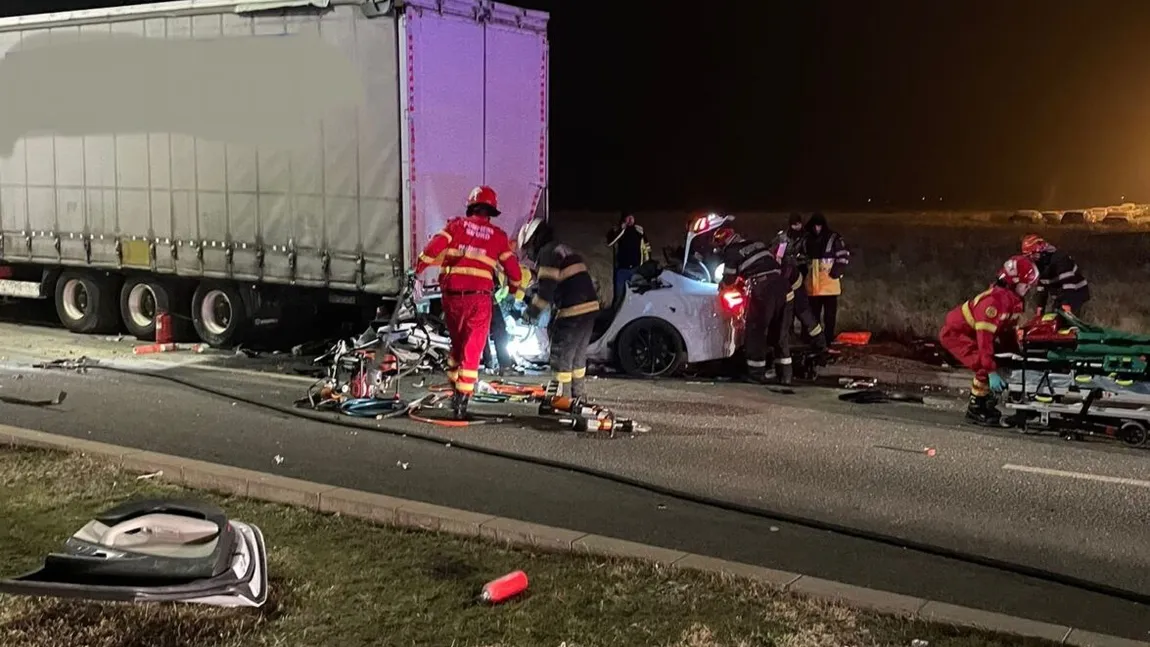 VIDEO Accident cu multiple victime la Sibiu. Doi tineri au murit şi alţi doi au fost grav răniţi