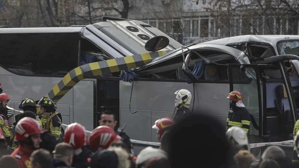 VIDEO EXCLUSIV | Cum s-a produs accidentul de la Pasajul Unirii, din București. Imagini în premieră cu autocarul avariat