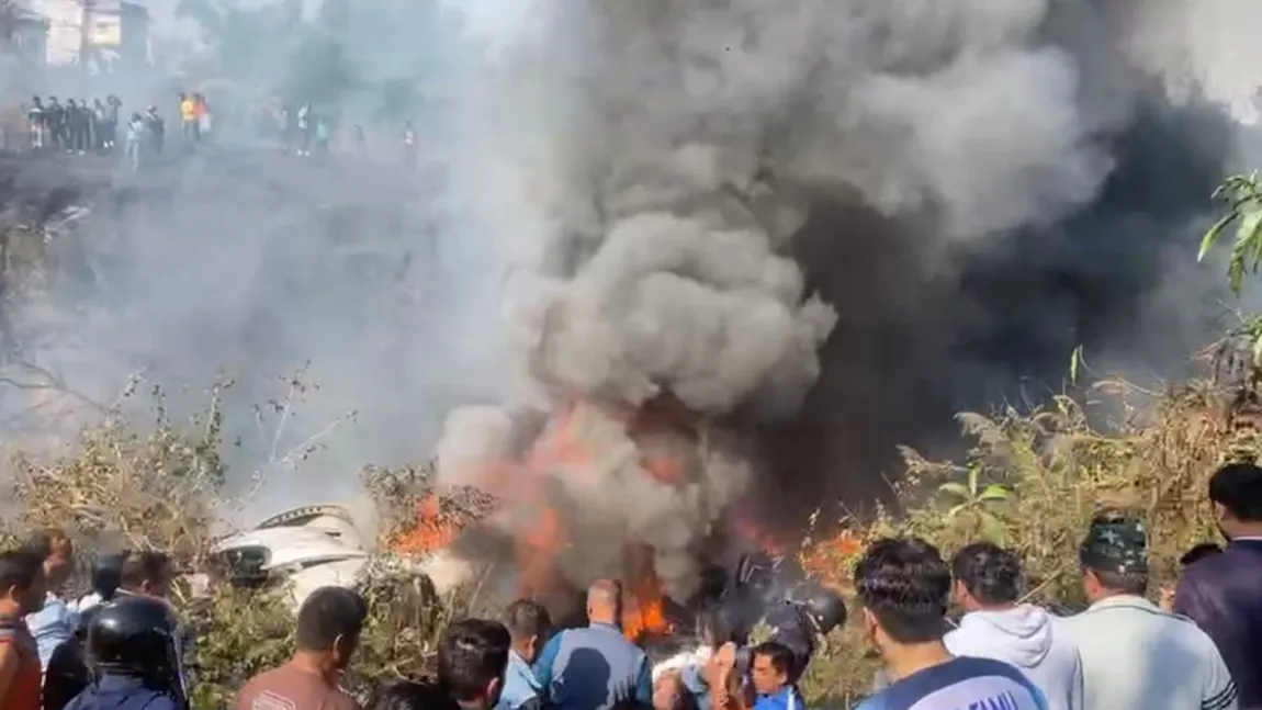 Tragedie aviatică de proporții! Un avion cu 72 de oameni s-a prăbușit, iar printre morți sunt și copii VIDEO
