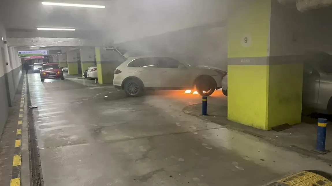 Incendiu la AFI Cotroceni. O maşină a luat foc în parcarea subterană