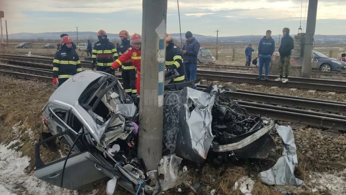 Accident cumplit la Suceava: Maşină Audi lovită de tren, două femei au murit pe loc, doi copii sunt în stare critică