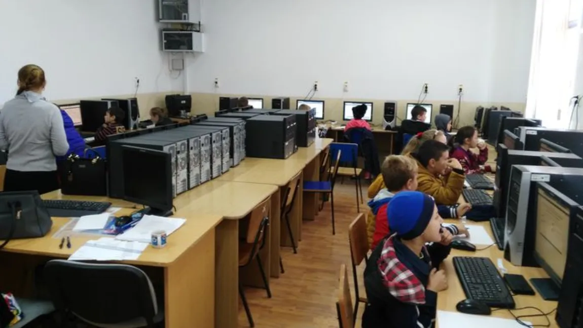 Președintele Asociațiilor de Părinți (FNAP) cere resurse pentru atragerea forței de muncă: „Cu un salariu de 2.500 de lei nu va veni niciun IT-ist să predea într-o unitate de învățământ”