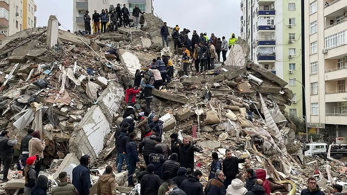 Cutremur cu magnitudine 6, s-au zgâlţâit blocurile: 