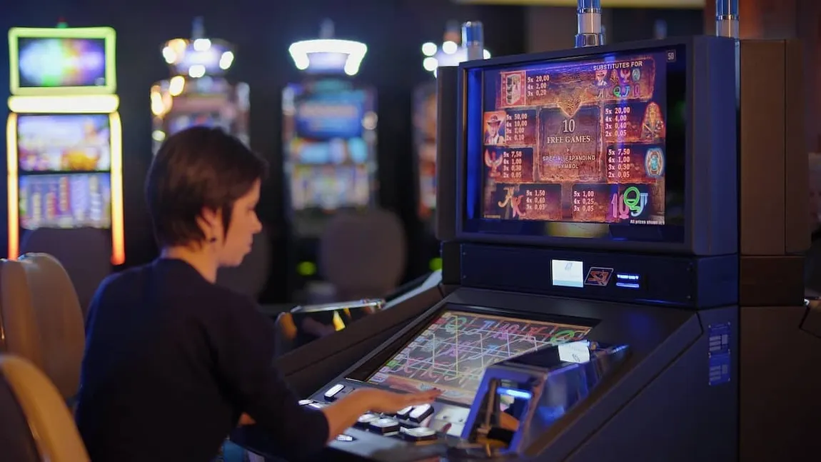 O femeie din Vaslui și-a pus capăt zilelor după ce a pierdut toți banii la jocuri de noroc