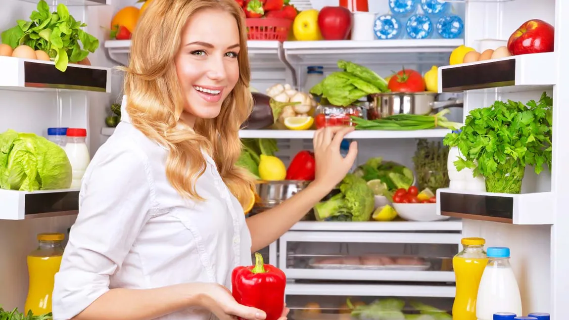 Nu o să îți vină să crezi! Motivul pentru care nu e bine să pui mâncarea caldă în frigider