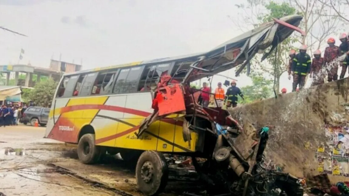 Cel puțin 19 morți în urma unui accident de autobuz. Cum s-a produs carnagiul, scene cutremurătoare GALERIE FOTO