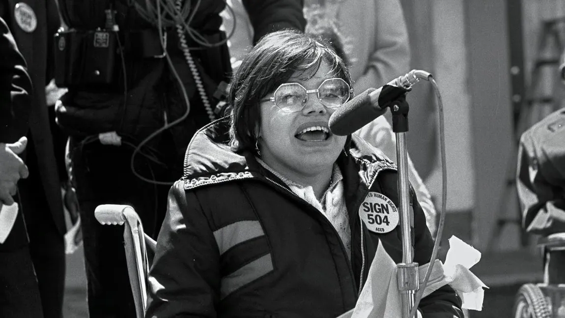 A murit Judy Heumann, unul dintre cei mai mari activiști pentru persoanele cu dizabilități. A lucrat cot la cot cu Bill Clinton și Barack Obama
