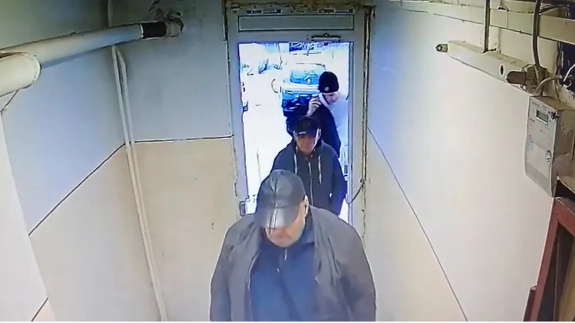 Caz șocant în Capitală. Doi indivizi au urmărit un bărbat până în lift și i-au furat din borsetă 8.000 de lei