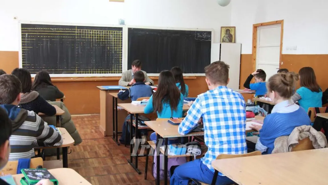 Salarii mici, dar și performanțe scăzute în educație. Situație dezastruoasă a învățământului românesc