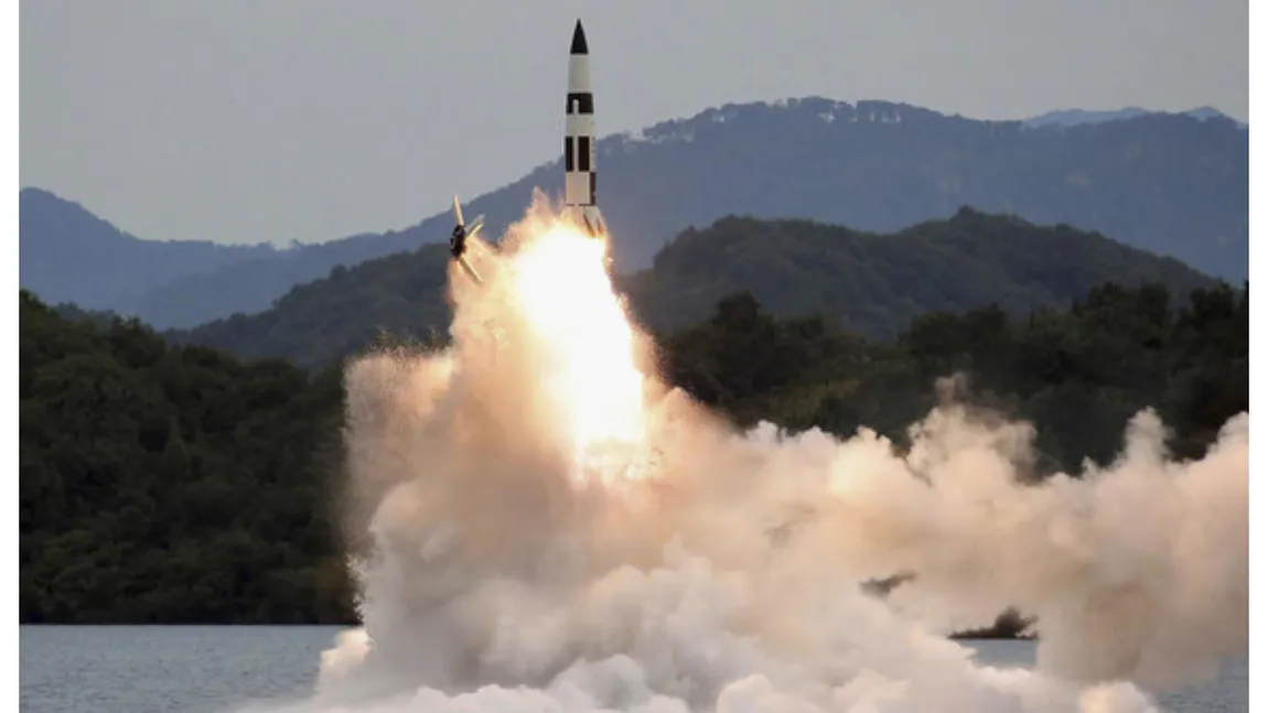 Coreea de Nord provoacă din nou şi trage două rachete balistice în Marea Japoniei