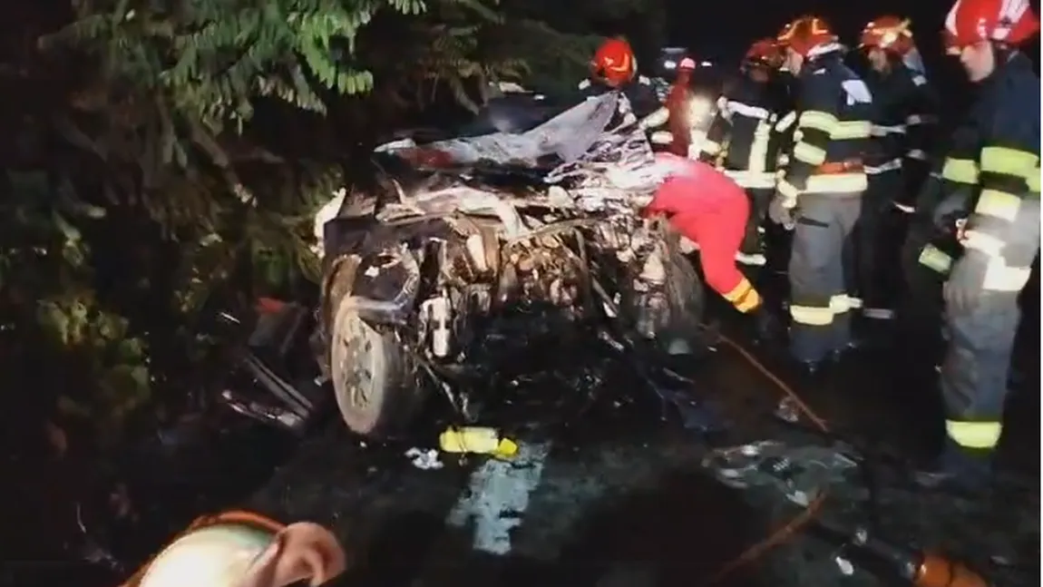 VIDEO Accident grav în Vâlcea: patru persoane, între care şi un copil, au murit după un carambol cu trei maşini