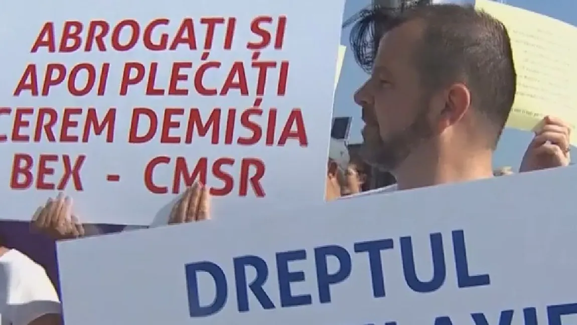 Medicii stomatologi protestează în stradă. 15.000 de dentişti riscă să rămână fără slujbe. Ministerul Sănătăţii susţine revendicările