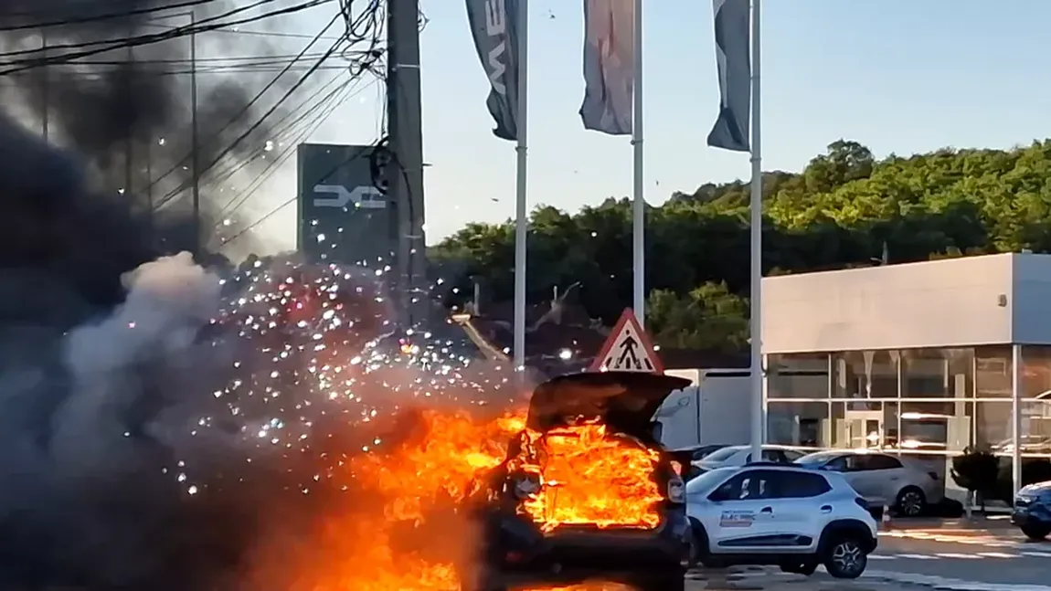 Maşina unui celebru jurnalist din România a explodat. Duster-ul său s-a transformat într-o torţă: 