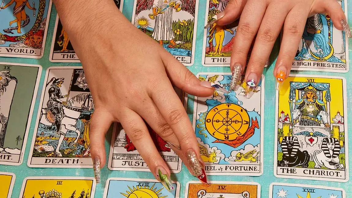 Horoscop Tarot 2023. Nu aduce anul ce aduce ceasul. Care sunt cele 3 zodii care se îmbogățesc peste noapte. Nativii sunt mângâiați de soartă