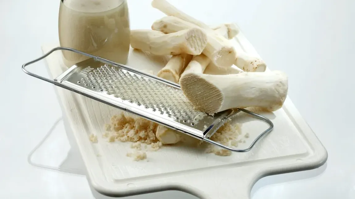 Hrean la borcan – leacul care desfundă nasul instant! Când se pune, de fapt, oțetul, ca să fie mai înțepător