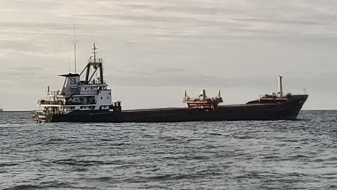 Explozie în Marea Neagră, în zona portului Sulina. O navă ar fi lovit o mină. 12 marinari au fost evacuați