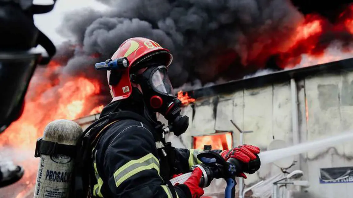 Mesaj RO-ALERT lângă București. Fum gros degajat de un incendiu scăpat de sub control