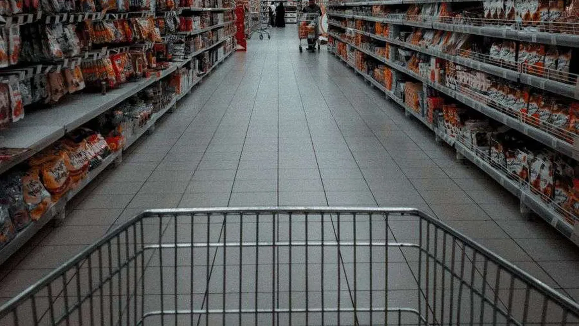 Românii care merg la cumpărături în supermarket-uri riscă să primească amendă. Anunțul făcut de autorități