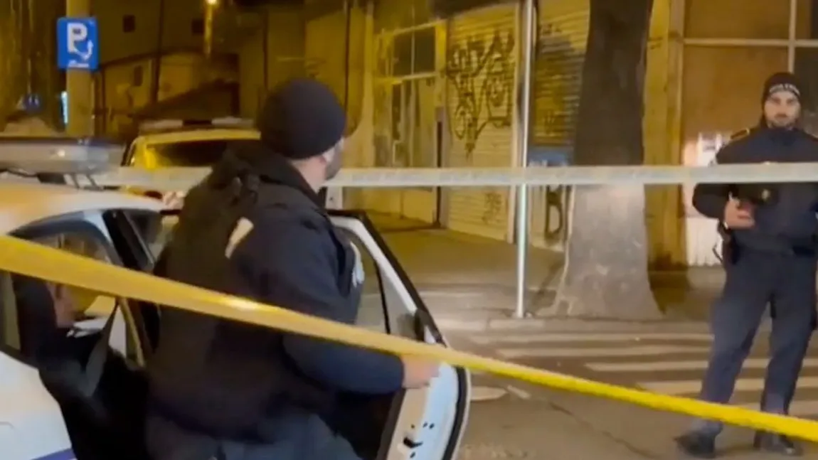 Jaf la o bancă din București. Hoțul, un adolescent de 17 ani, a încercat să spargă un ATM cu ciocanul și surubelnița