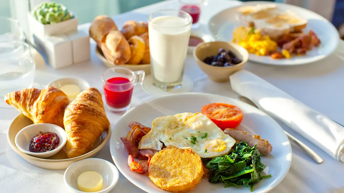 Ce se întâmplă dacă sari peste micul dejun. Cinci motive pentru care îți vei schimba obiceiul