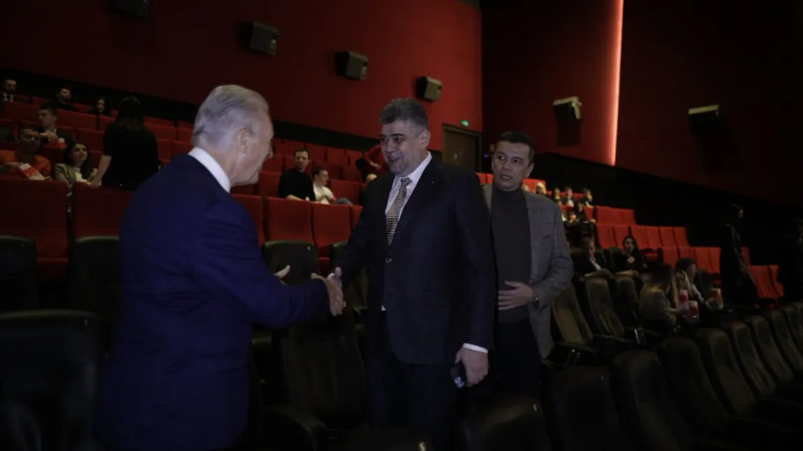 Premierul Marcel Ciolacu a bătut palma cu Piero Ferrari. Filmul „Ferrari” a adunat „la crème de la crème” din România, în sala de cinema