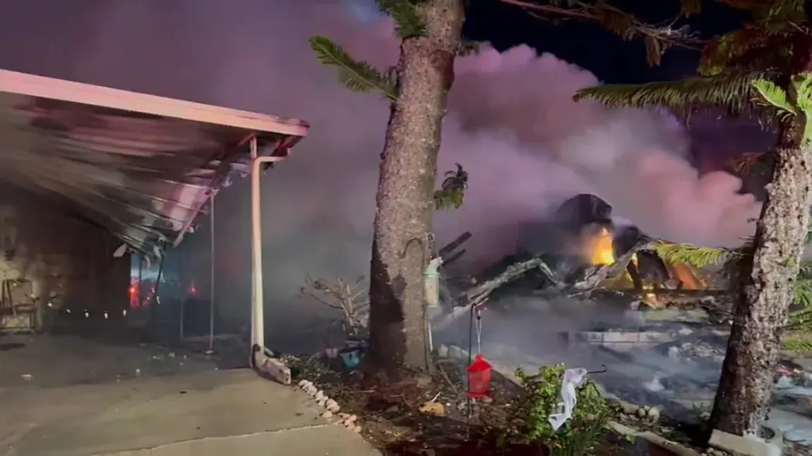Avion prăbuşit peste case, sunt mulţi morţi şi răniţi, incendiu devastator VIDEO
